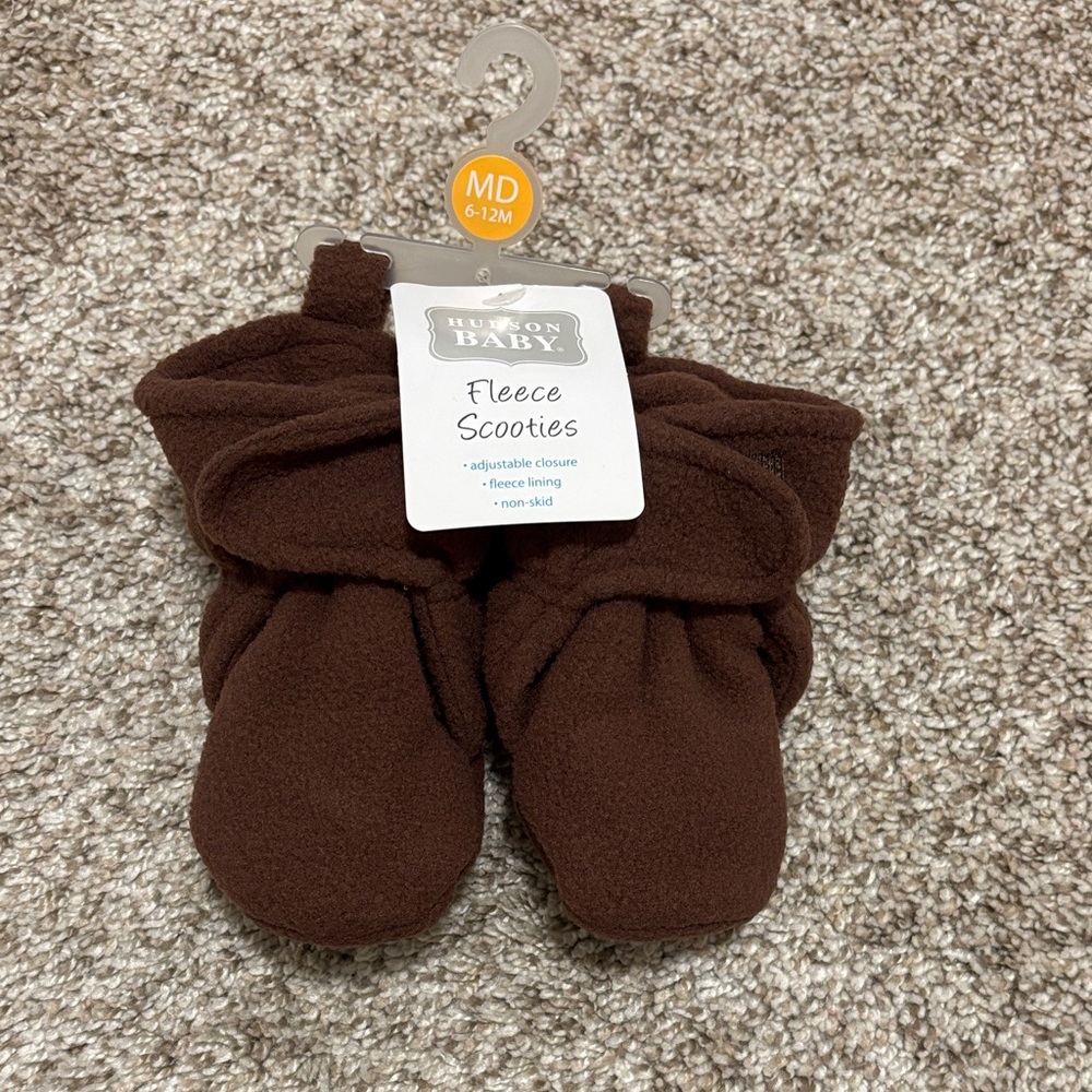 BRAND NEW Hudson Baby Brown Fleece Baby Booties
